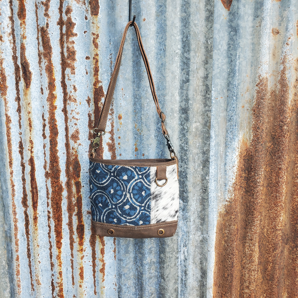 Blue Shell Crossbody Front