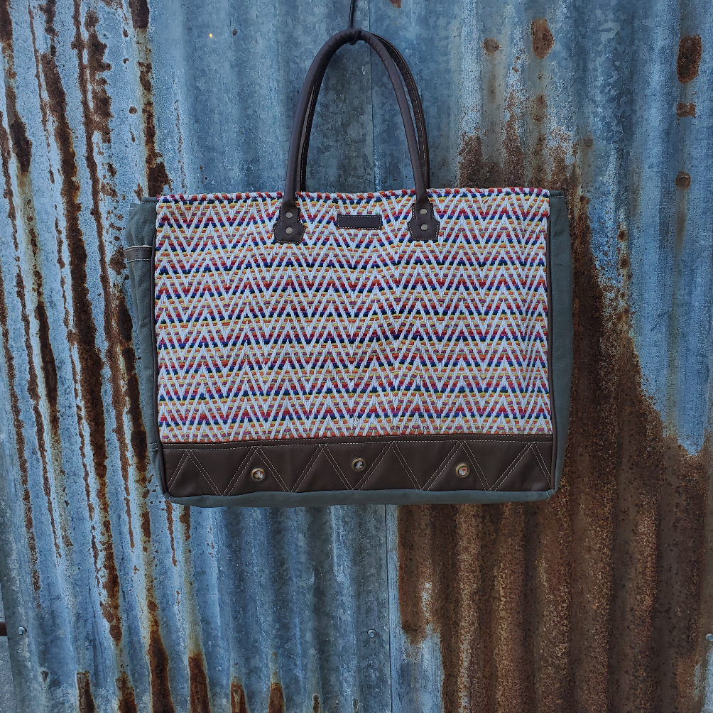 Mini Mountain Weekender Front