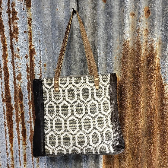 Beehive Pattern Tote Front
