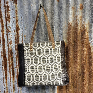 Beehive Pattern Tote Front