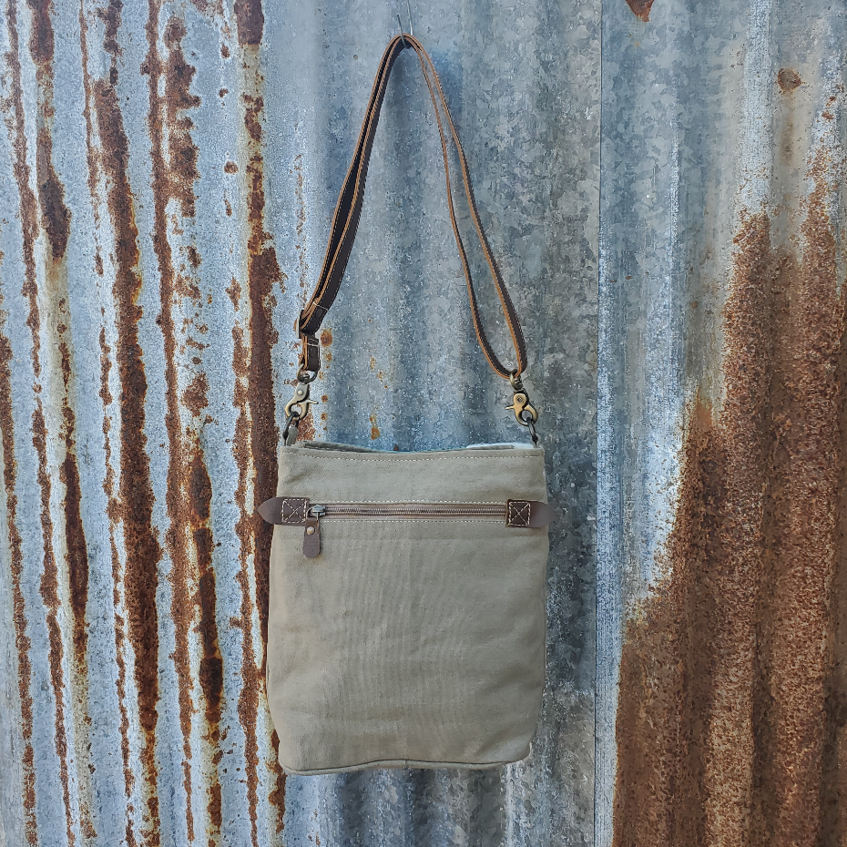 Daily Crossbody Back