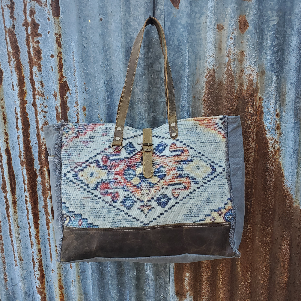 Dreamy Colorful Weekender Front